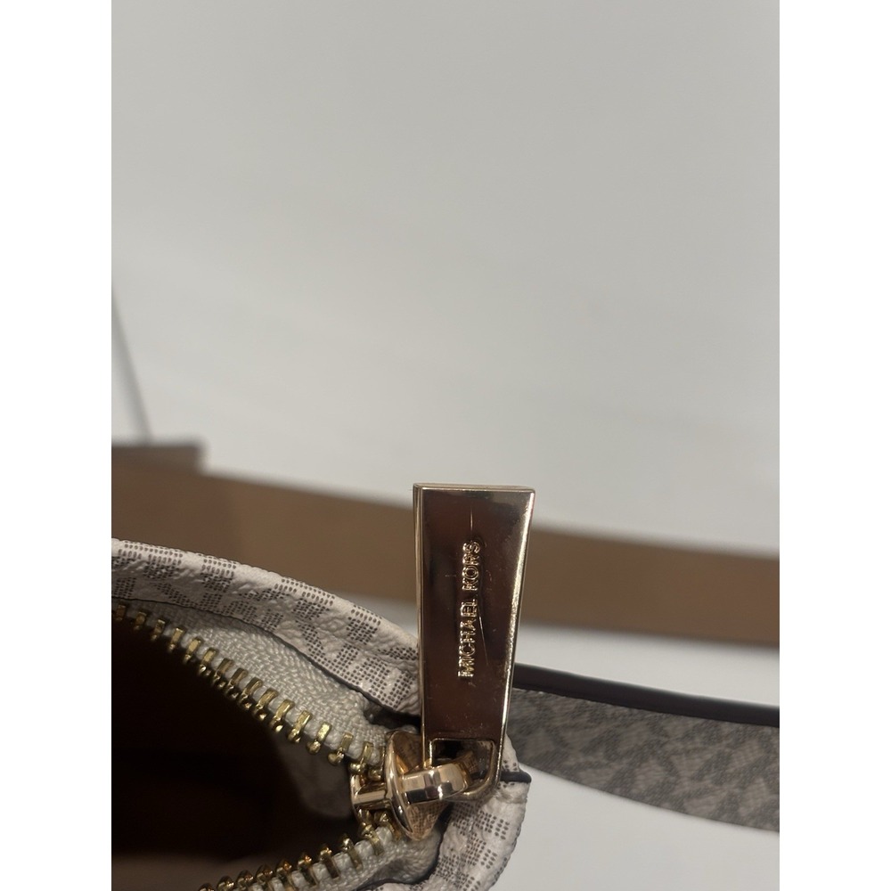 Michael Kors S/M Fanny Pack Logo Waist Belt Bag - Vanilla/ Gold - Picture 5 of 11